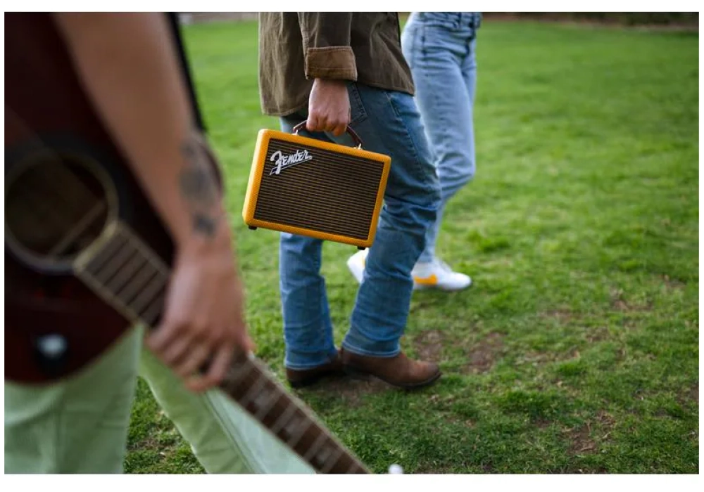 Fender Indio 2 (Jaune)